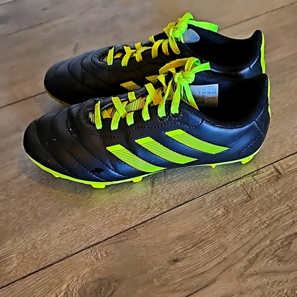 Boys adidas predator cleats